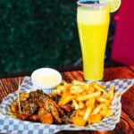 COMBO ALITAS LATINAS + PAPAS (FRANCESA O CASCO) + COCA COLA O LIMONADA